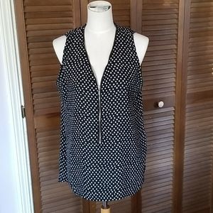 Ladies black-and-white zip-up shirt Size large